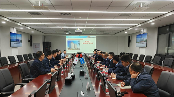 逸飞激光董事长吴轩一行赴锐科激光交流访问!